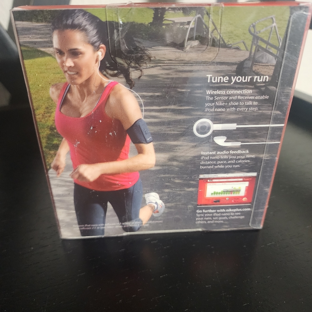 NIKE +‎ Apple iPod Sport Kit Sensor Wireless Kit new un-opened - Picture 2 of 3